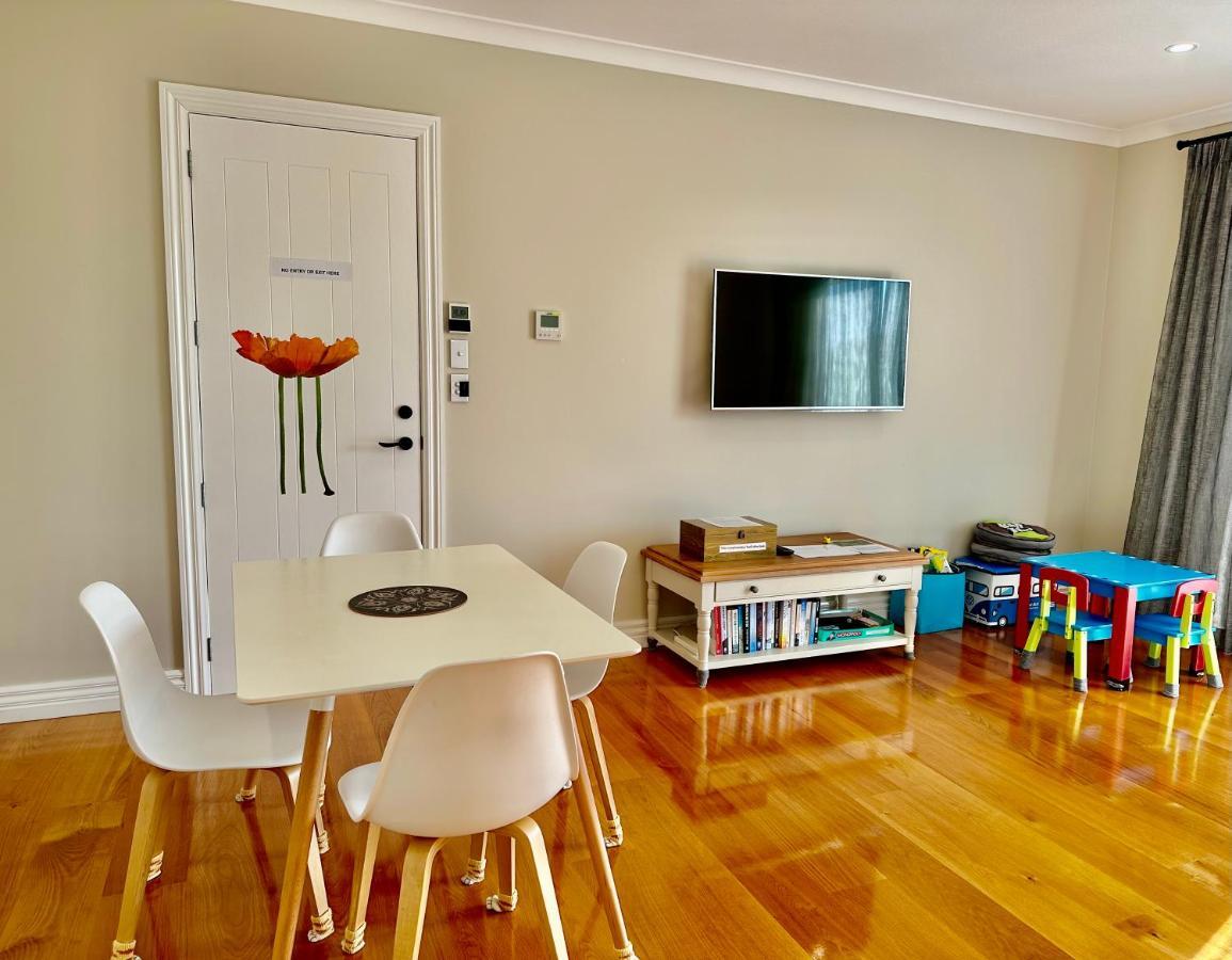 Dairy Flat Lifestyle Guesthouse מראה חיצוני תמונה