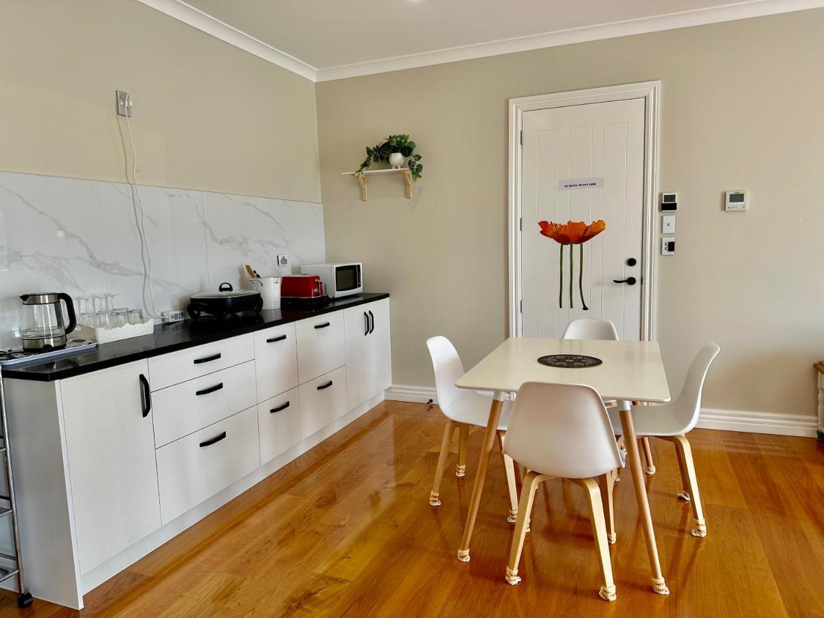 Dairy Flat Lifestyle Guesthouse מראה חיצוני תמונה