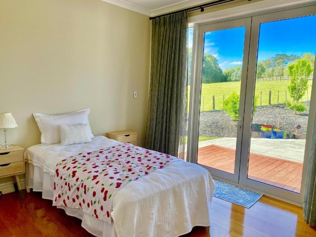 Dairy Flat Lifestyle Guesthouse חדר תמונה